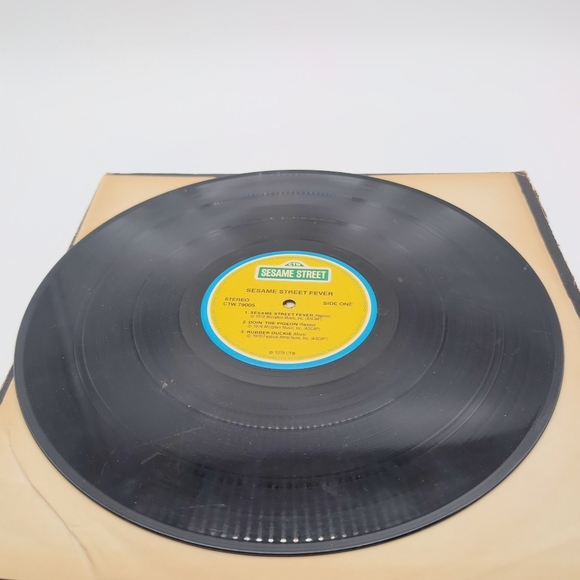 Sesame Street Fever Vinyl Record Saturday Night Fever Parody Robin Gibb - Picture 5 of 6